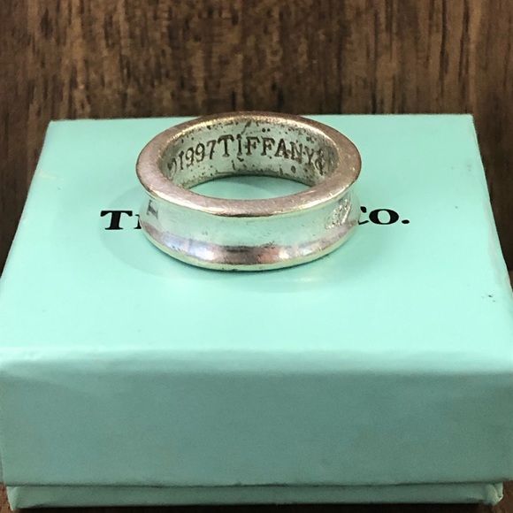 Tiffany And Co Silver Pinky Ring Size 5 - Picture 3 of 3